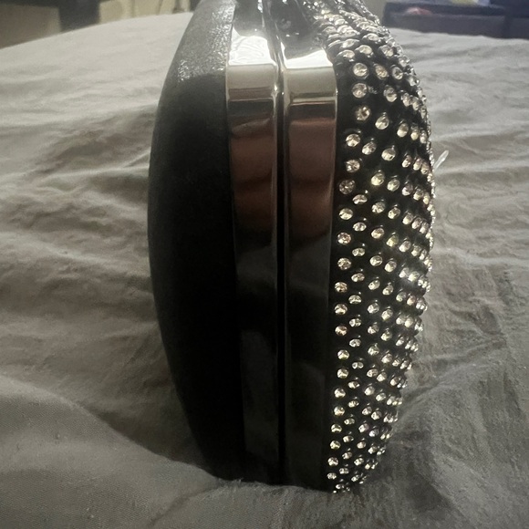 Small Natasha clutch with removable chain strap - Picture 6 of 8